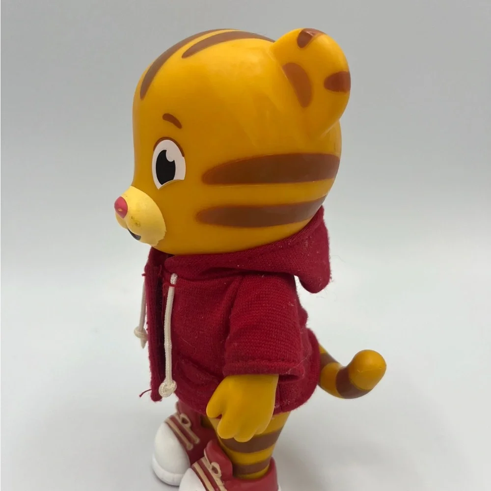 Daniel Tigers Neighborhood 7’ Posable Danie Tiger Figure